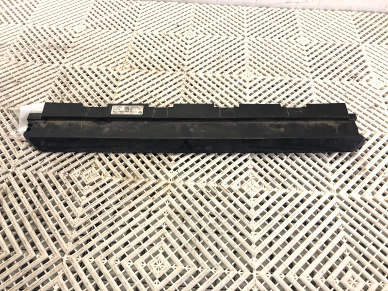 Kryt čela chladiče BMW 5 (G30, F90) 2016 - 2022 8577636