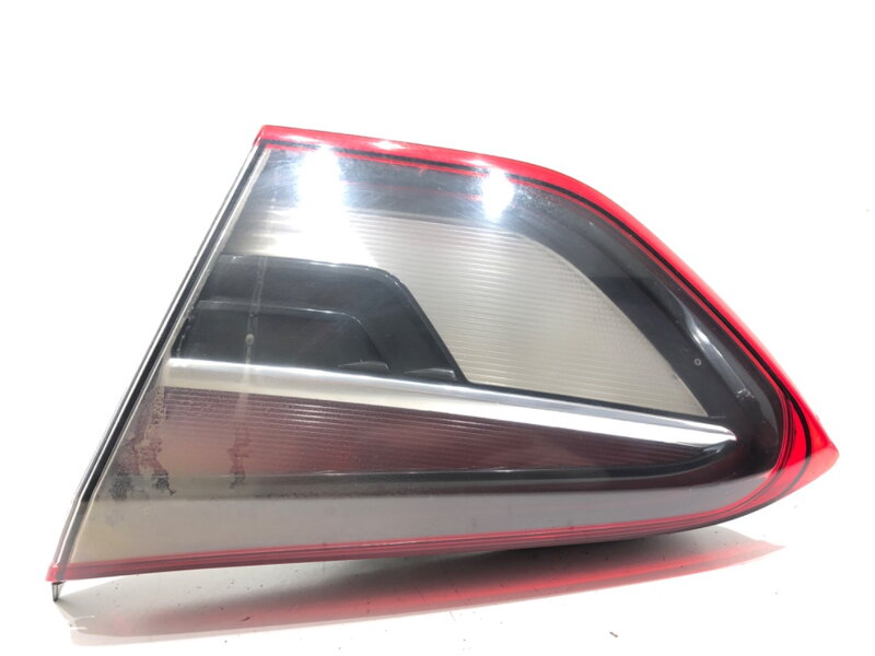 Světlo pravé zadní vnitřní Opel Crossland X / Crossland (P17, P2QO) 2017 - 2022 39137524