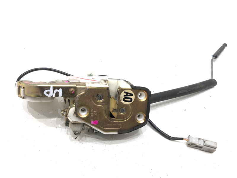 Zámek dveří pravý přední Honda Cr-v I (RD) 1995 - 2002