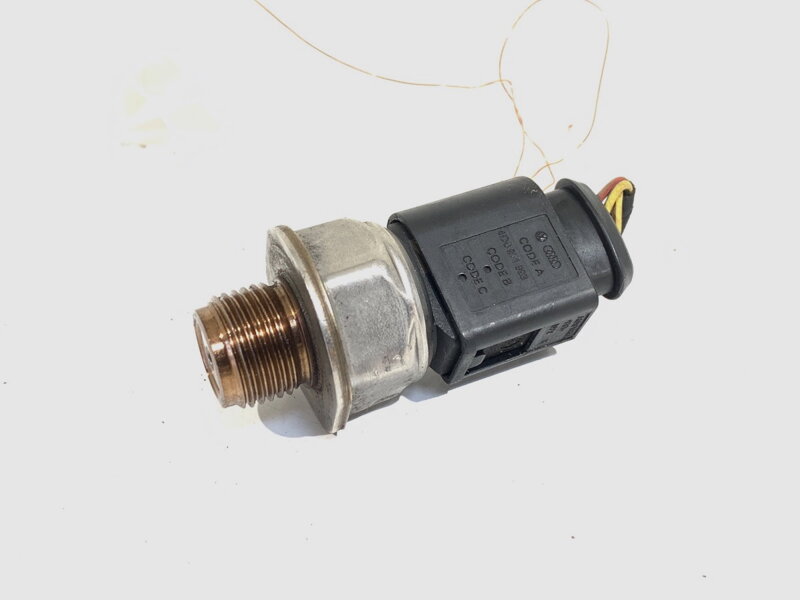 Čidlo tlaku paliva Skoda Octavia III Combi (5E5, 5E6) 2012 - 2022 04L906054