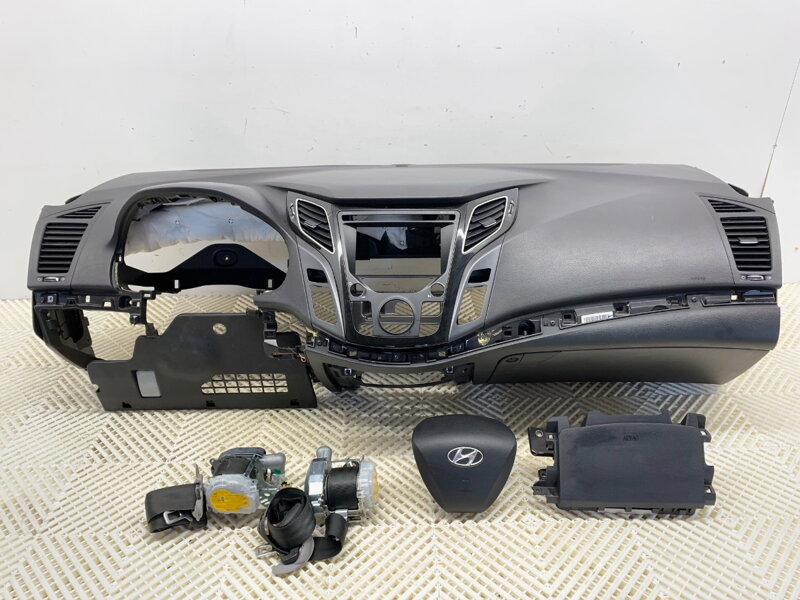 Palubní deska / kokpit polštáře pásy sada Hyundai I40 I (VF) 2012 - 2022 569703Z100RY
