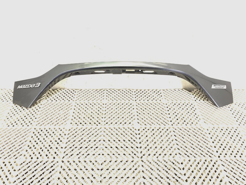 Lišta víka kufru zadní Mazda 3 (BM, BN) 2013 - 2022 BJT6-50813