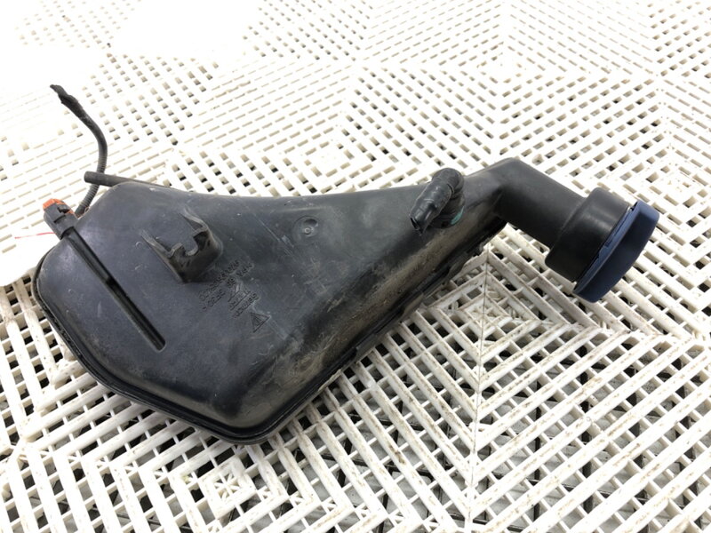 Vyrovnávací nádobka chladicí kapaliny Porsche Panamera (970) 2009 - 2017 97010605103