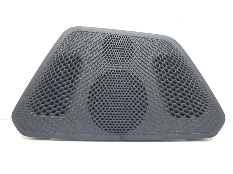 Mřížka středová záslepka reproduktor přístrojové desky konzole BMW 3 Touring (G21, G81) 2019 - 2022 6831281