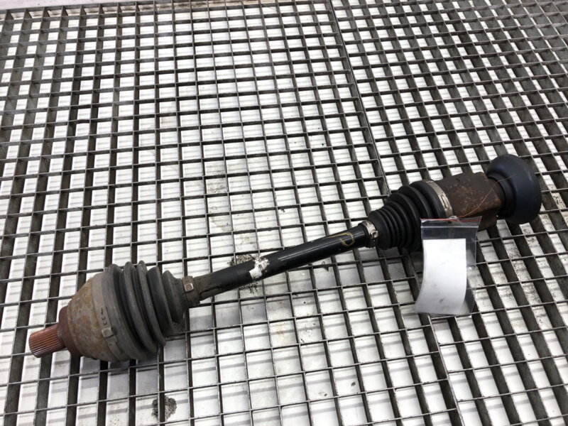 Poloosa pravá přední Audi TT (FV3, FVP) 2014 - 2022