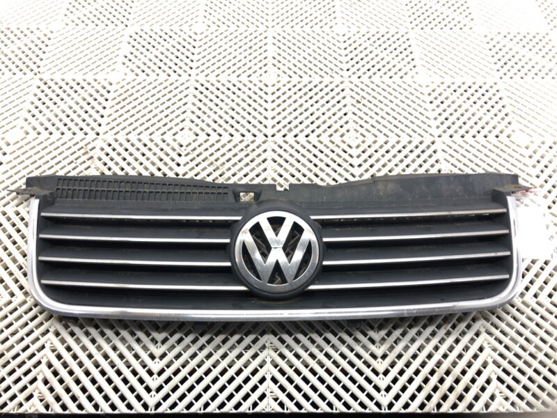 Maska chladiče grill VW Passat B5 . 5 Variant (3B6) 2000 - 2005