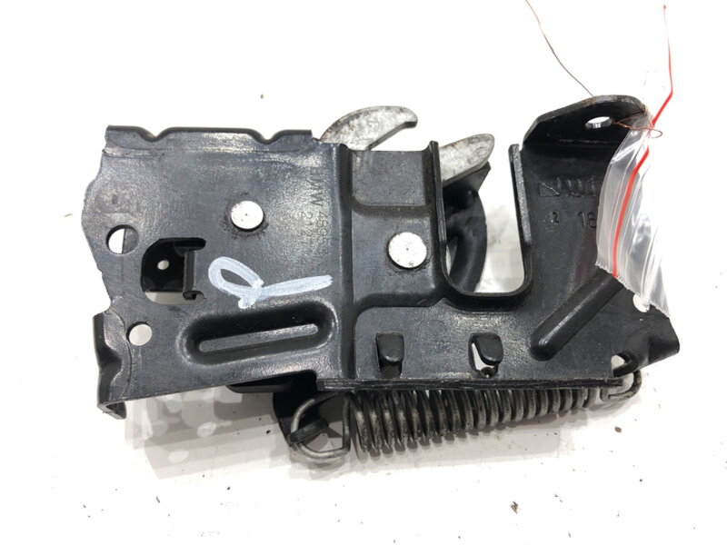 Zámek kapoty přední pravý BMW 1 (F20) 2011 - 2019 4895376