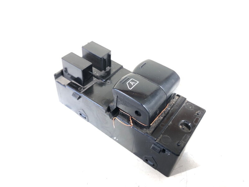 Ovládání oken Nissan NV200 2010 - 2022