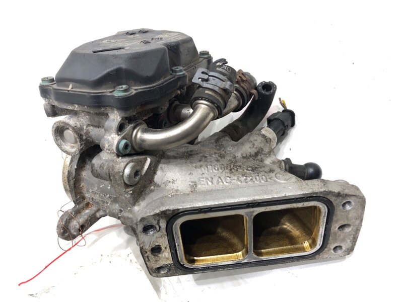 Škrticí klapka VW Golf VII (5G1, BQ1, BE1, BE2) 2012 - 2022 04L128063T