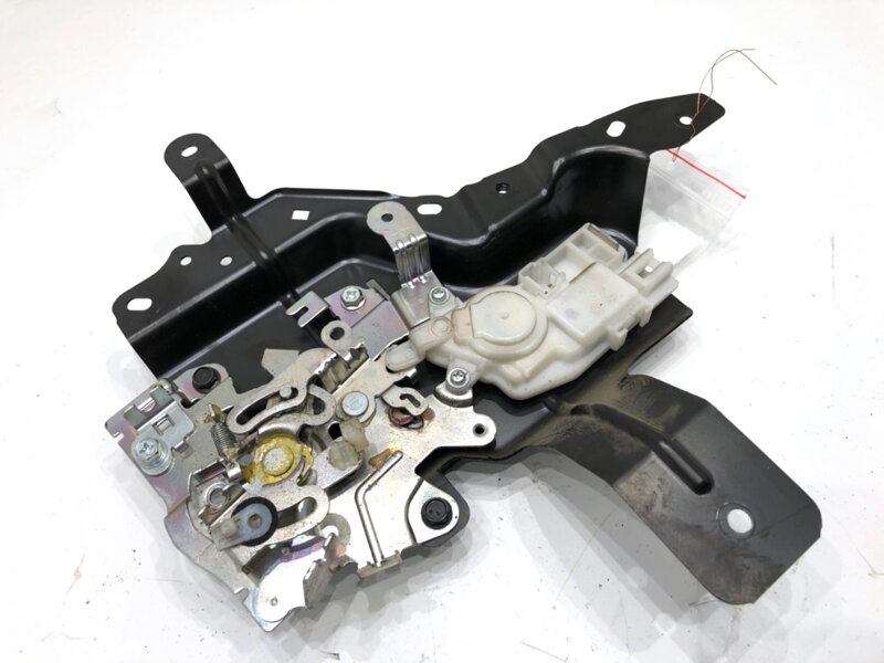 Zámek dveří posuvných pravý Nissan NV200 2010 - 2022