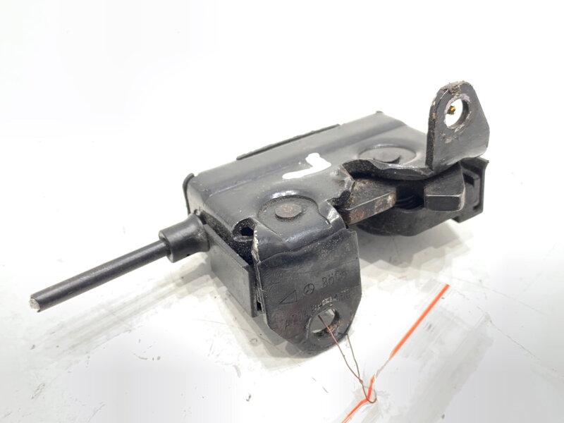 Zámek kapoty levý Mercedes-benz Class C (W204) 2007 - 2015 A2048800160