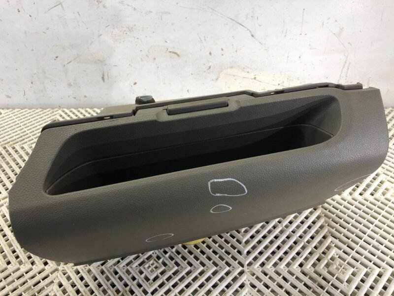 Odkládací schránka spolujezdce Nissan Note (E11, NE11) 2005 - 2013 685209U100