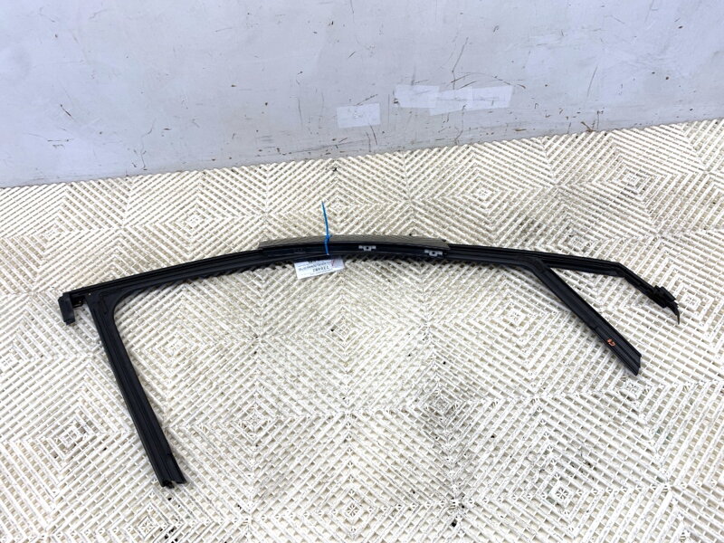 Rámeček dveří přední levá Opel Grandland / Grandland X (A18, P1UO) 2017 - 2022 9814856480