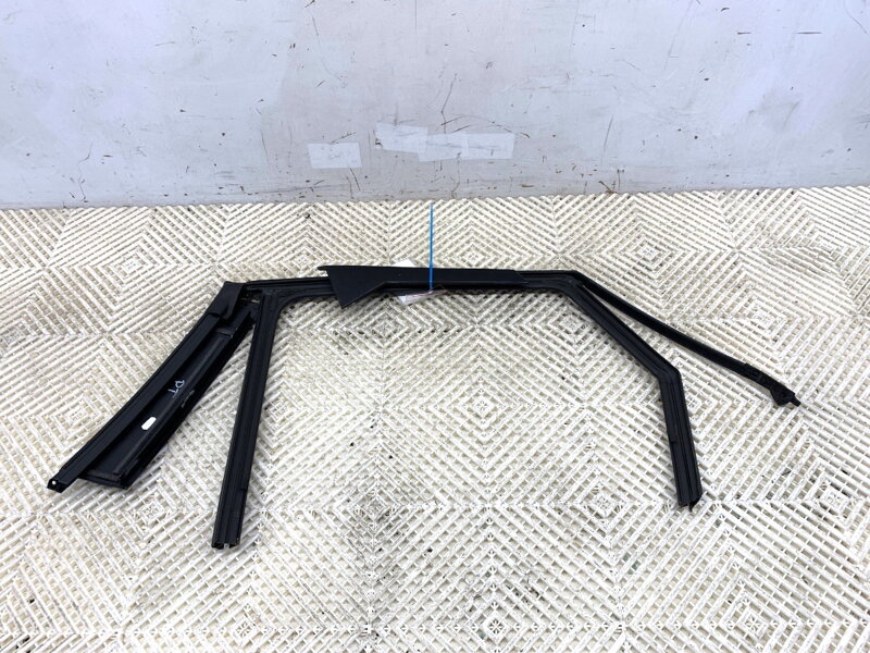 Rámeček dveří zadní pravá Opel Grandland / Grandland X (A18, P1UO) 2017 - 2022 YP00069080