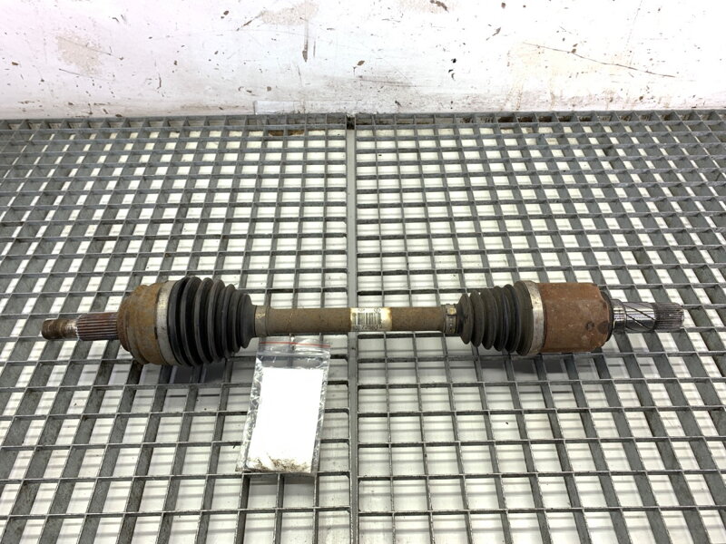 Poloosa levá přední Renault Scénic III (JZ0/1_) 2008 - 2022 8200725512