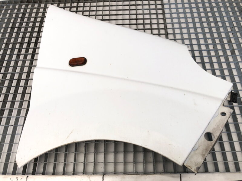 Blatník pravý přední Opel Vivaro A Autobus (X83) 2001 - 2014