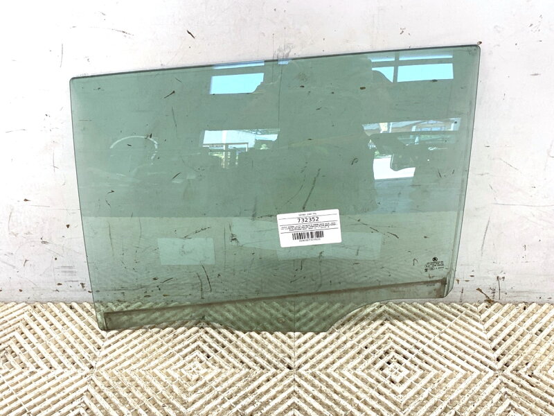 Okno levé zadní Skoda Octavia IV Combi (NX5) 2019 - 2022 5E7845205