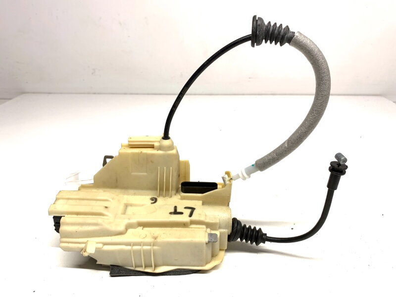 Zámek dveří levý zadní Volvo XC60 II (246) 2017 - 2022 V048227