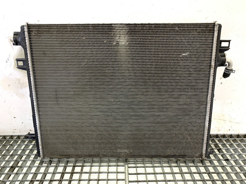 Chladič vody Volvo XC60 II (246) 2017 - 2022 P31684239