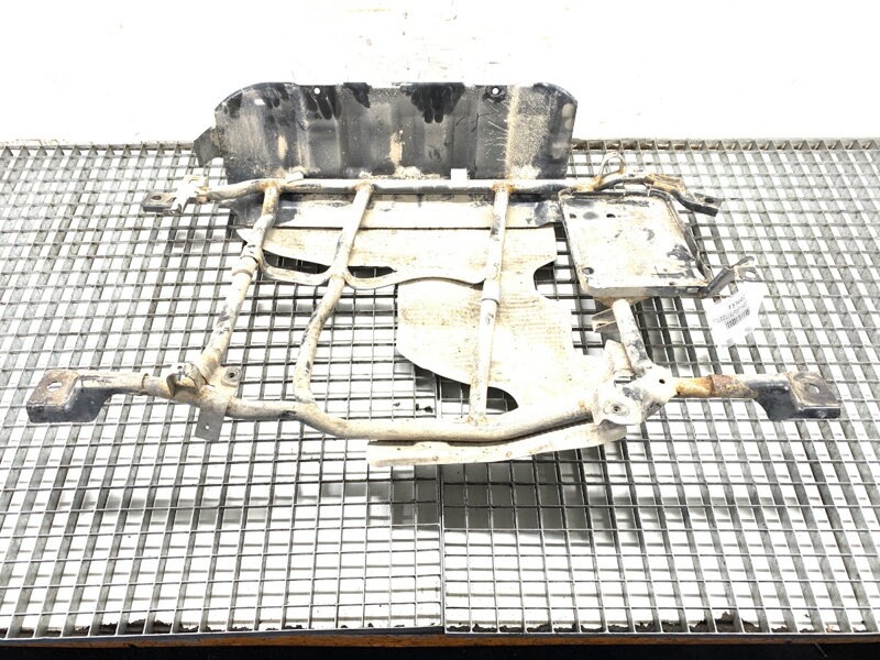 Uchycení nádrže paliva Skoda Octavia IV Combi (NX5) 2019 - 2022 5Q0201307T