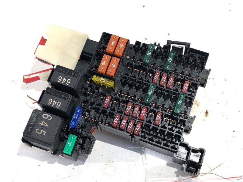 Pojistková skříňka VW Golf Viii (CD1) 2019 - 2022 5WA937615