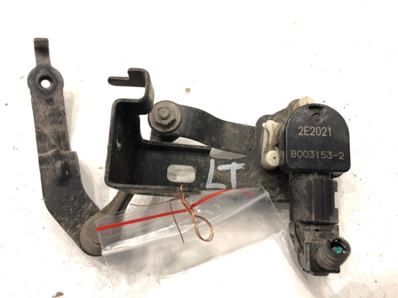 Čidlo náklonu xenon zadní levý Toyota Camry (_V7_, _VA7_, _VH7_) 2017 - 2022