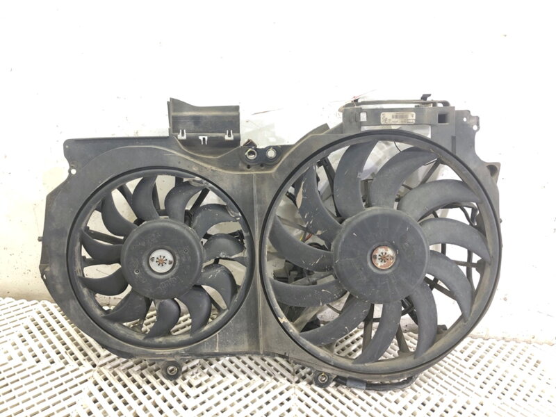 Ventilátor chladiče Audi A4 B6 Avant (8E5) 2000 - 2005 8E0121205M