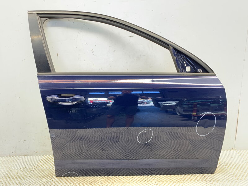 Dveře pravé přední Skoda Octavia III (5E3, NL3, NR3) 2012 - 2022 LF5A