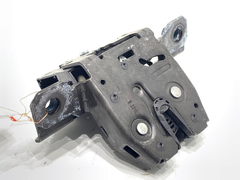 Zámek víka kufru zadní Opel Astra K Sports Tourer (B16) 2015 - 2022