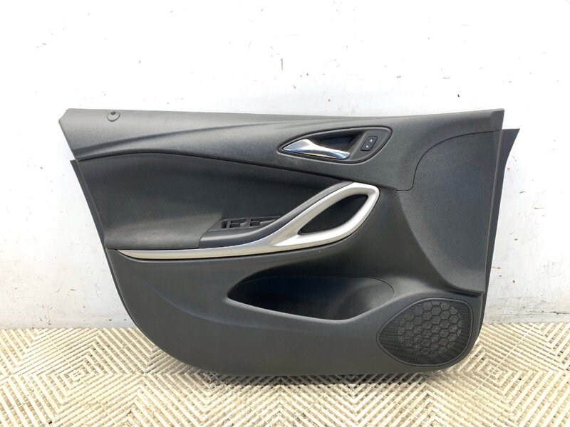 Tapecírung dveří levý přední Opel Astra K Sports Tourer (B16) 2015 - 2022