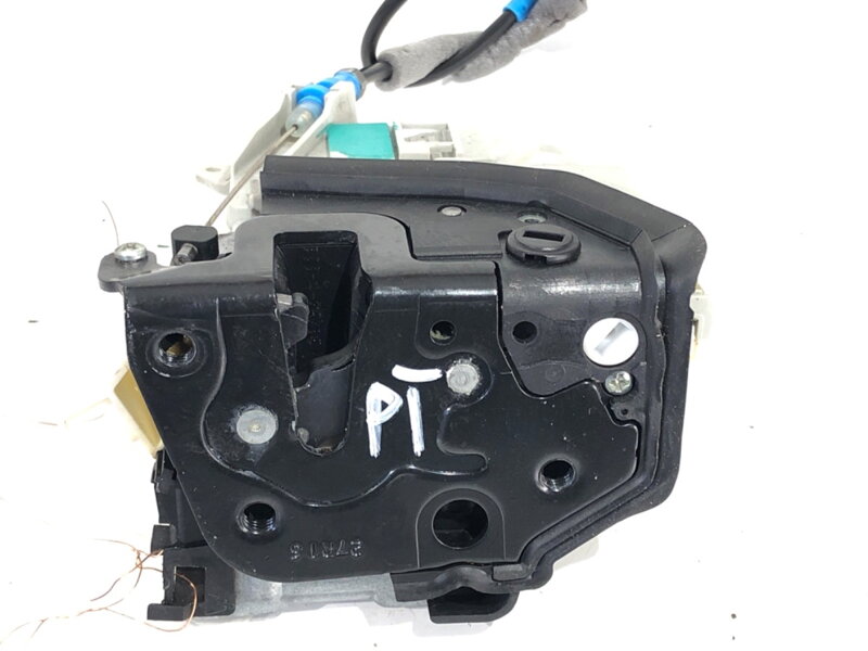 Zámek dveří pravý zadní Audi A3 Limousine (8VS, 8VM) 2013 - 2022 8K0839016G