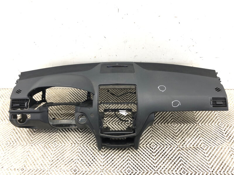 Palubní deska / kokpit S polštářem spolujezdce Mercedes-benz Class C T-model (S204) 2007 - 2014 A2046803787