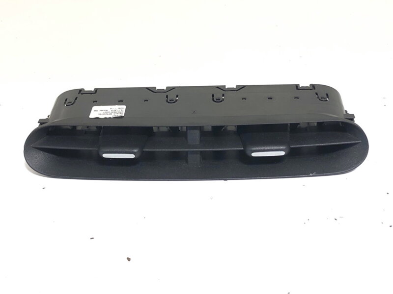 Mřížka ventilace přední Renault Twingo III (BCM_, BCA_) 2014 - 2022 687502975R