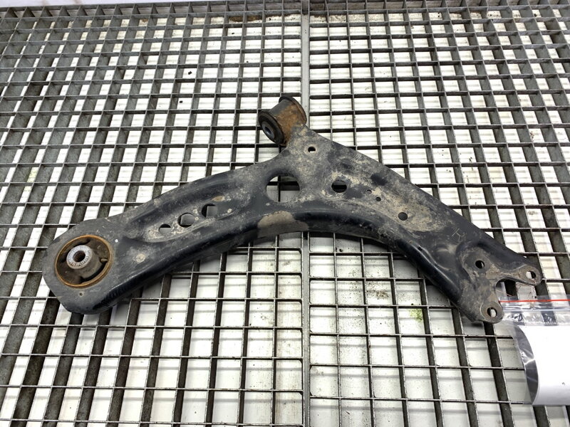 Rameno pravé přední Skoda Octavia III Combi (5E5, 5E6) 2012 - 2022 5Q0407152T