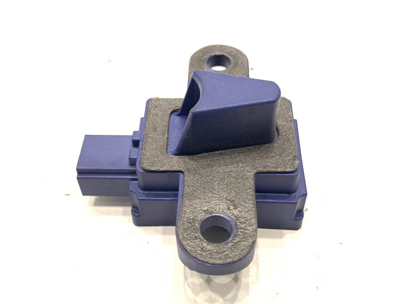 Čidlo nárazu Mercedes-benz CLS (C218) 2011 - 2017 A2128205026