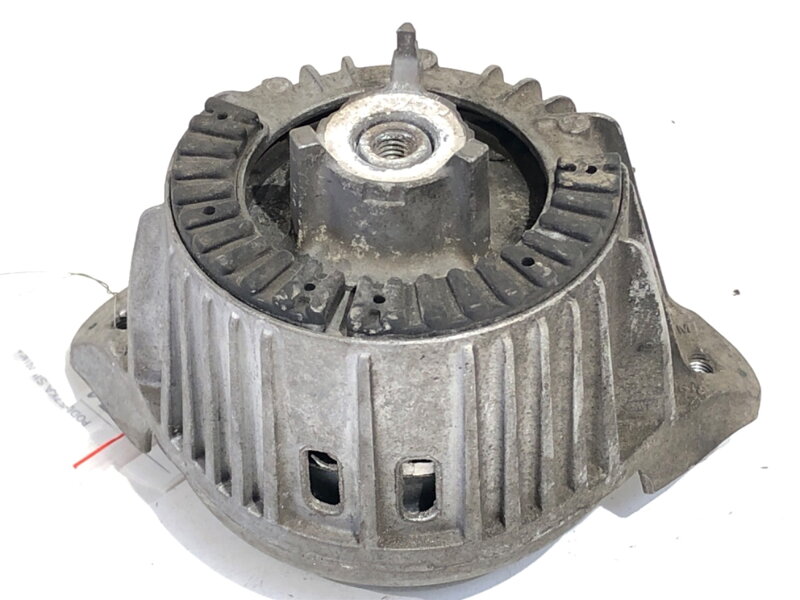 Polštář motoru Mercedes-benz CLS (C218) 2011 - 2017 A2042405817