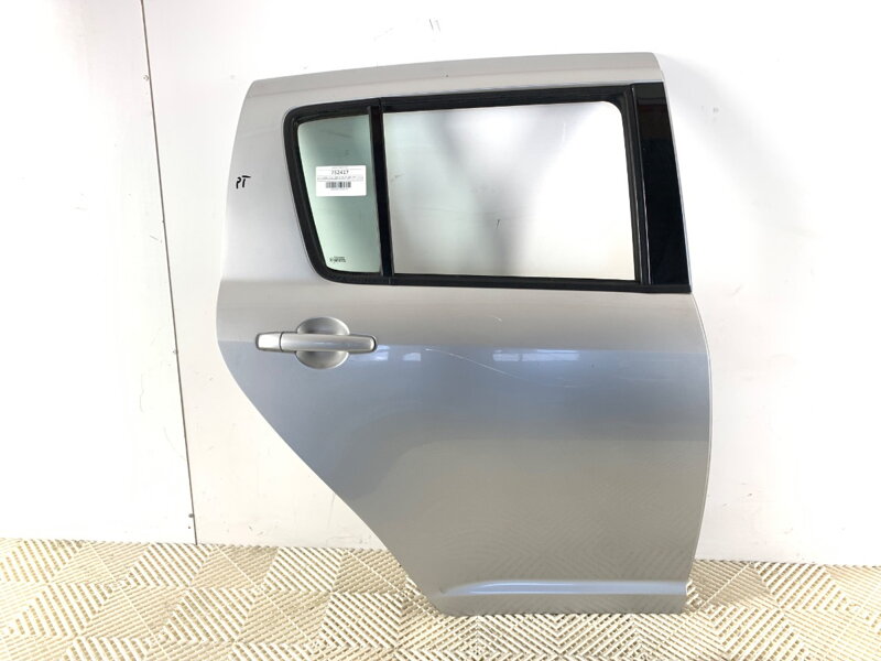 Dveře pravé zadní Suzuki Swift III (MZ, EZ) 2005 - 2022