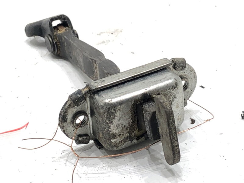 Omezovač dveře přední levé Toyota Auris Kombi (_E18_) 2013 - 2018