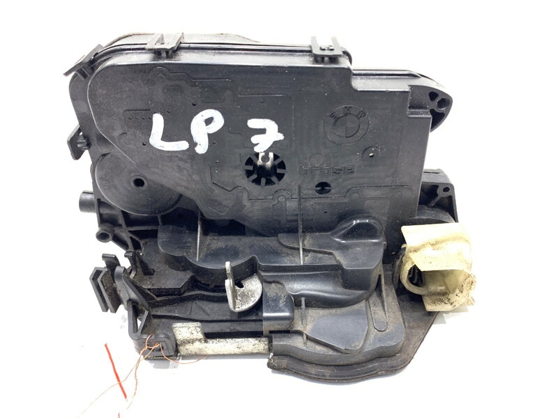 Zámek dveří levý přední BMW 3 (E90) 2004 - 2012 7059967