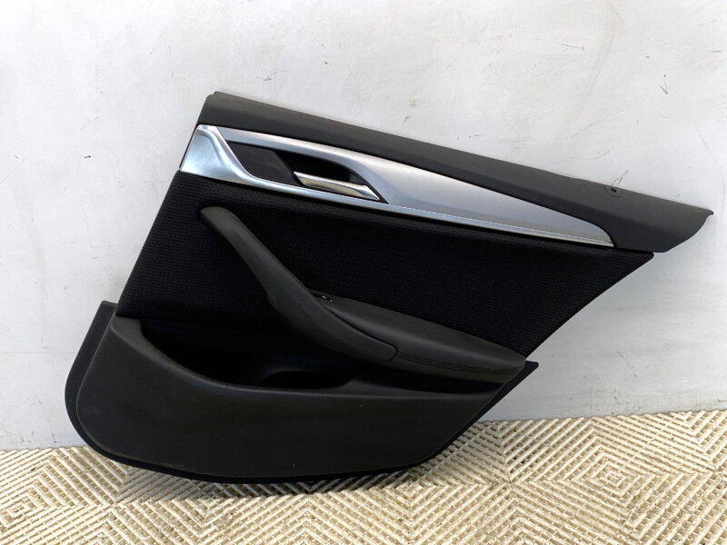 Tapecírung dveří pravý zadní BMW 5 (G30, F90) 2016 - 2022