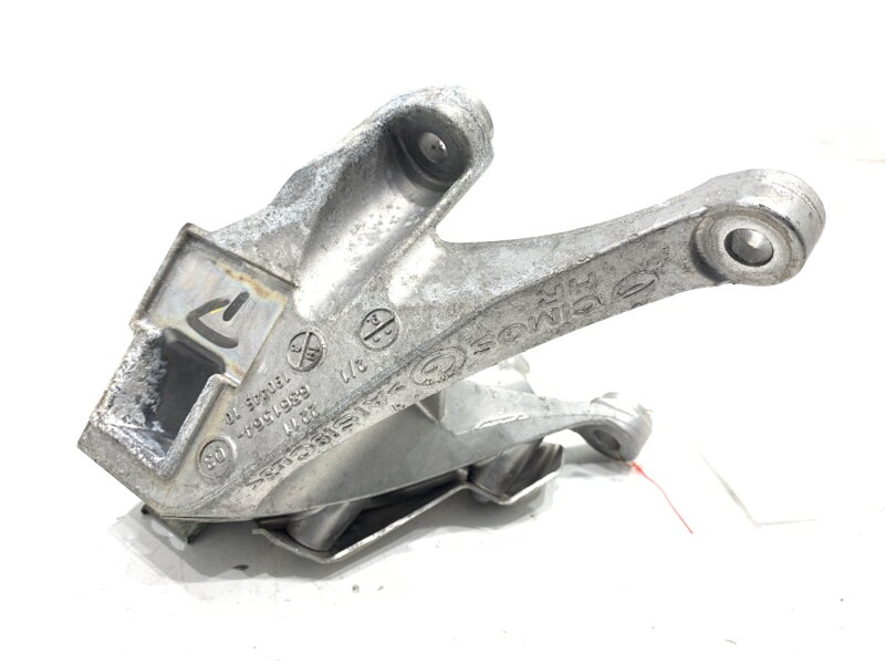 Držák motoru BMW 5 (G30, F90) 2016 - 2022 6861564