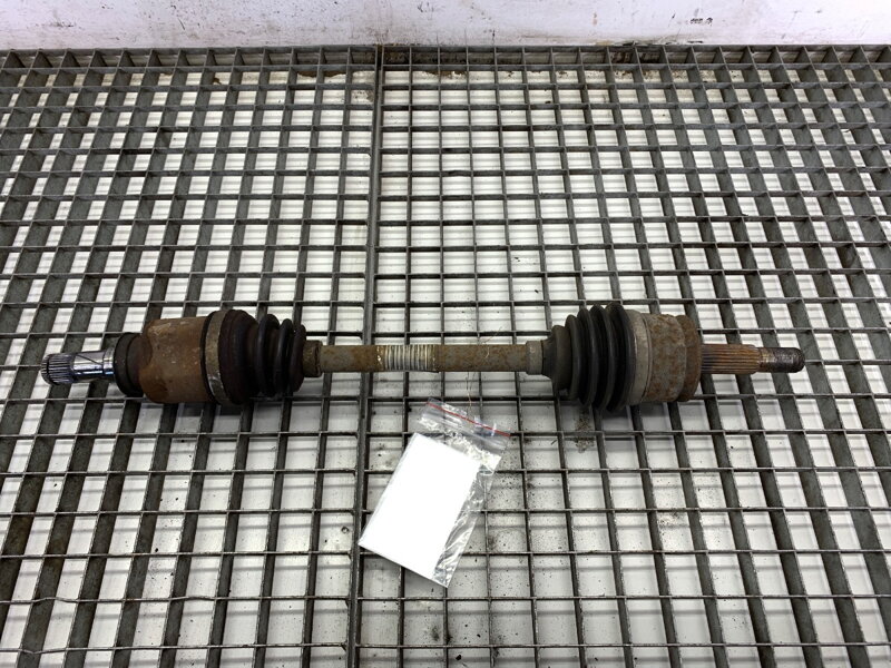 Poloosa levá přední Mitsubishi Colt VI (Z3_A, Z2_A) 2002 - 2012 P3815A201