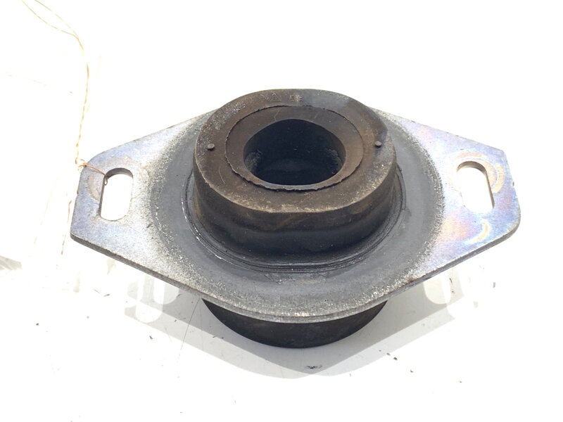 Polštář motoru levý Peugeot 3008 (MPV) (0U_) 2009 - 2017