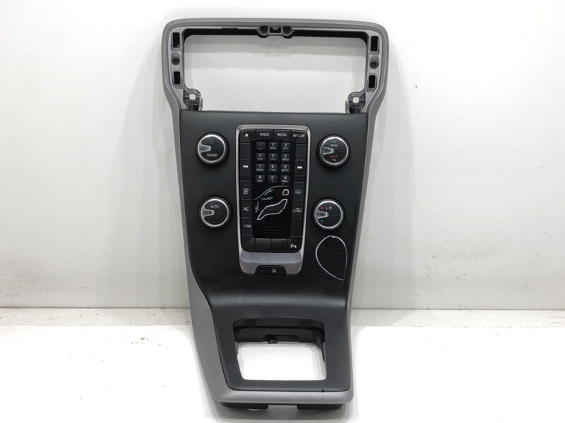 Rádio Volvo V40 Liftback (525, 526) 2012 - 2022