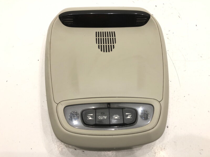 Stropní světlo Volvo V40 Liftback (525, 526) 2012 - 2022 31268141