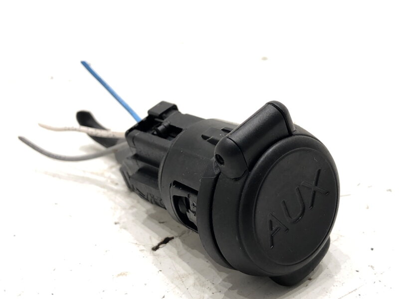 Zásuvka / uložení USB Peugeot 508 SW I (8E_) 2010 - 2018 96647952XT