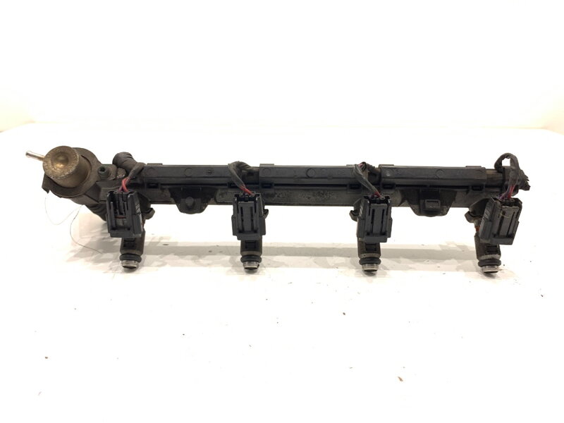 Vstřikovací rampa VW Golf IV (1J1) 1997 - 2008 036133319AA