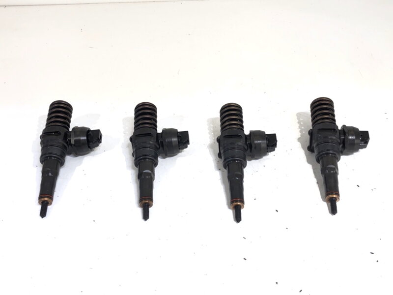 Vstřikovače sada VW Golf V (1K1) 2003 - 2010 038130073AG