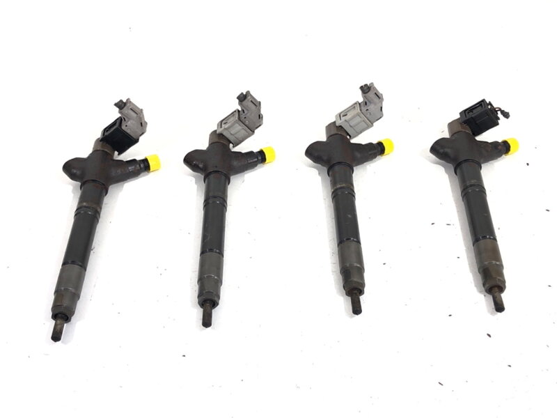 Vstřikovače sada Toyota Avensis Kombi (_T27_) 2009 - 2018 23670-0R100