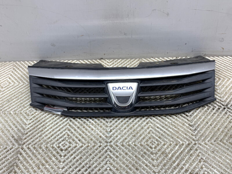 Maska chladiče grill Dacia Sandero 2008 - 2022 8200735104